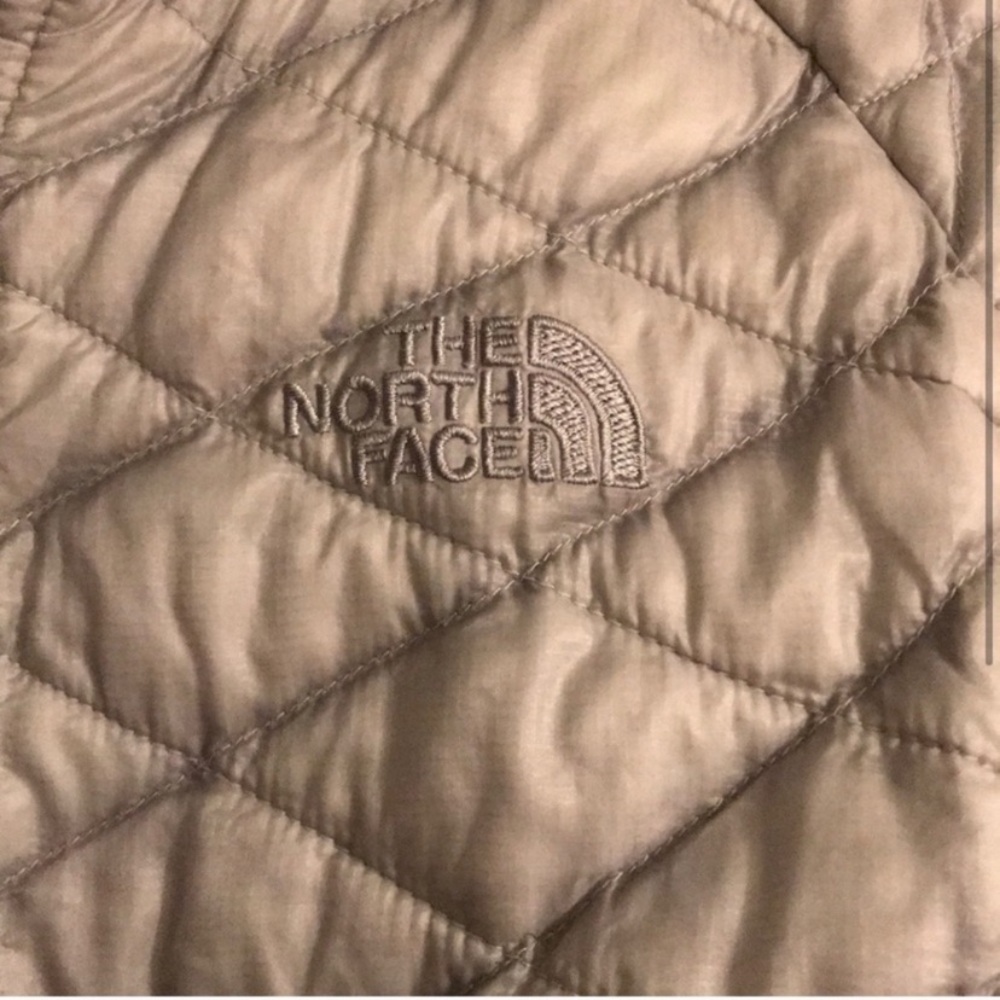 North Face jacket - Picture 3 of 5